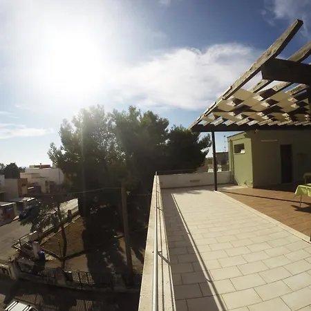 Via Gallipoli Bed and Breakfast 4*